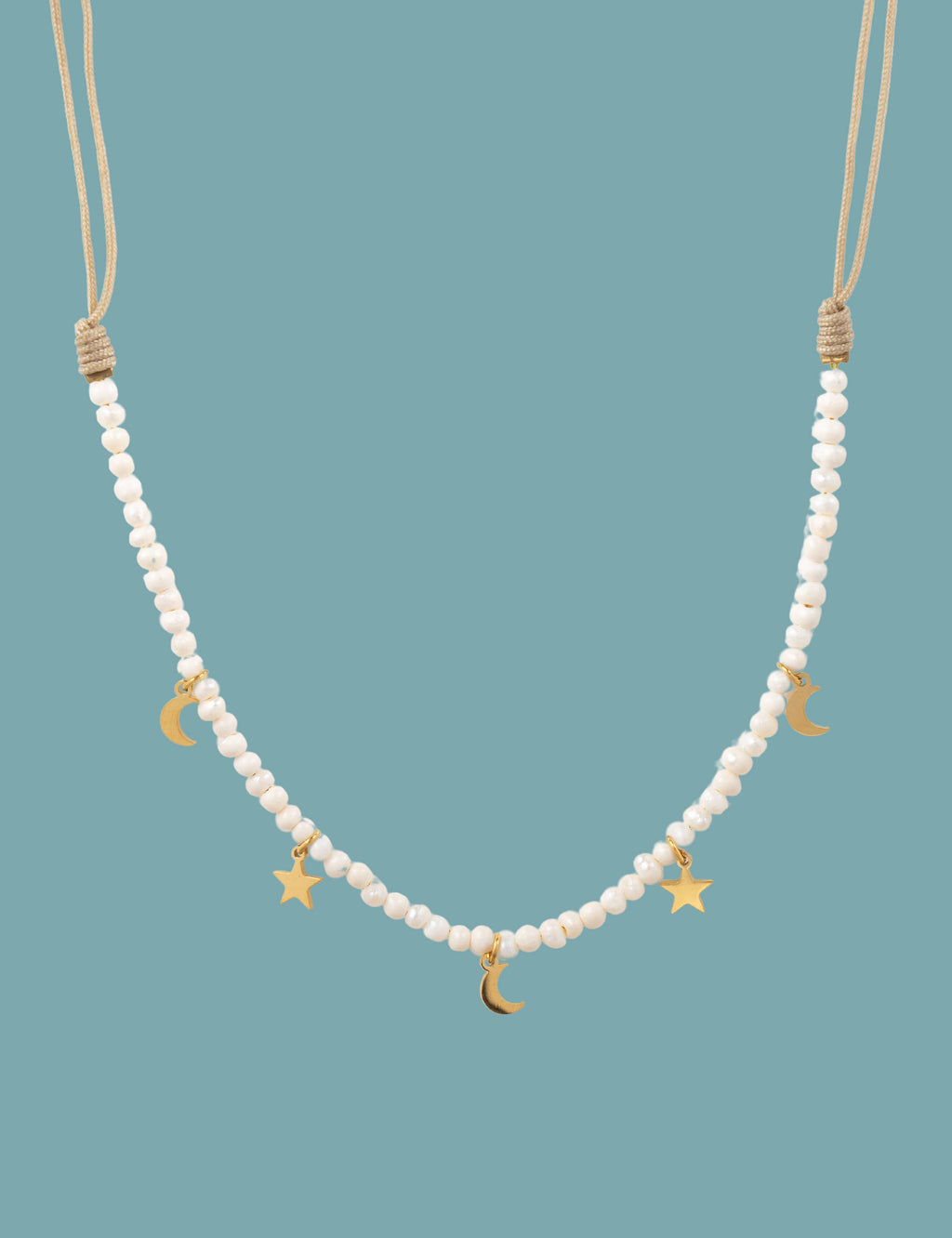 Gargantilla Estrella y luna S / Perla de río + Acero + Hilo macramé